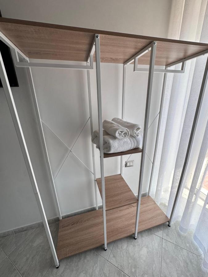 Airport Seaview Rooms Naples Luaran gambar