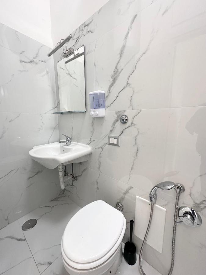 Airport Seaview Rooms Naples Luaran gambar